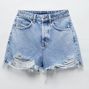 *NEW* Zara high wasted distressed denim shorts